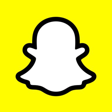 Dec 4, 2023 · Snapchat is a fast and fun way to share the moment with your friends and family 👻. SNAP • Snapchat opens right to the Camera — just tap to take a photo, or press and hold for video. • Express yourself with Lenses, Filters, Bitmoji and more! • Try out new Lenses daily created by the Snapchat community! 